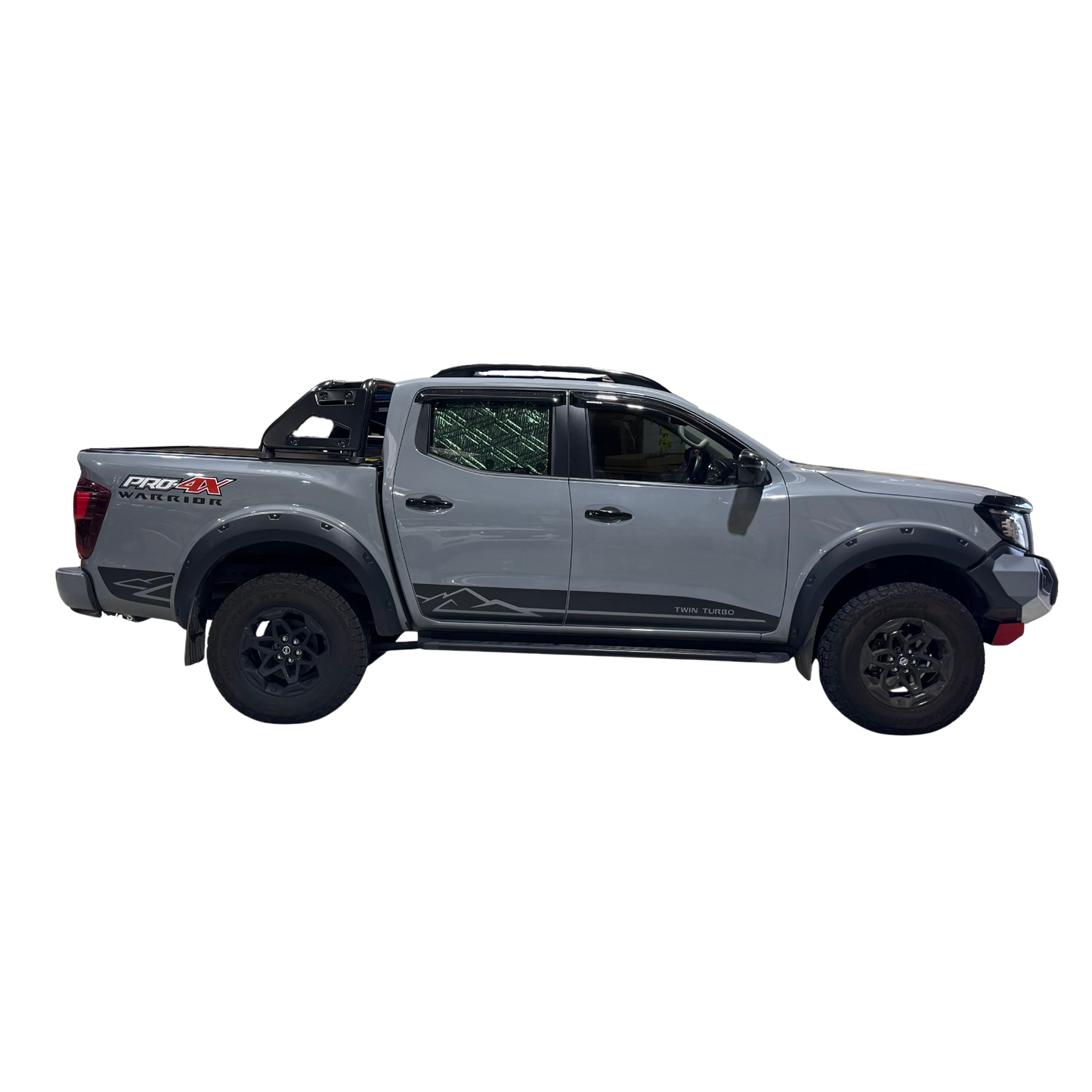 Nissan Navara NP300 Rear Cab Sunshade Kit